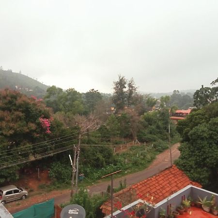 Eshwarkrupa Homestay ماديكيري المظهر الخارجي الصورة