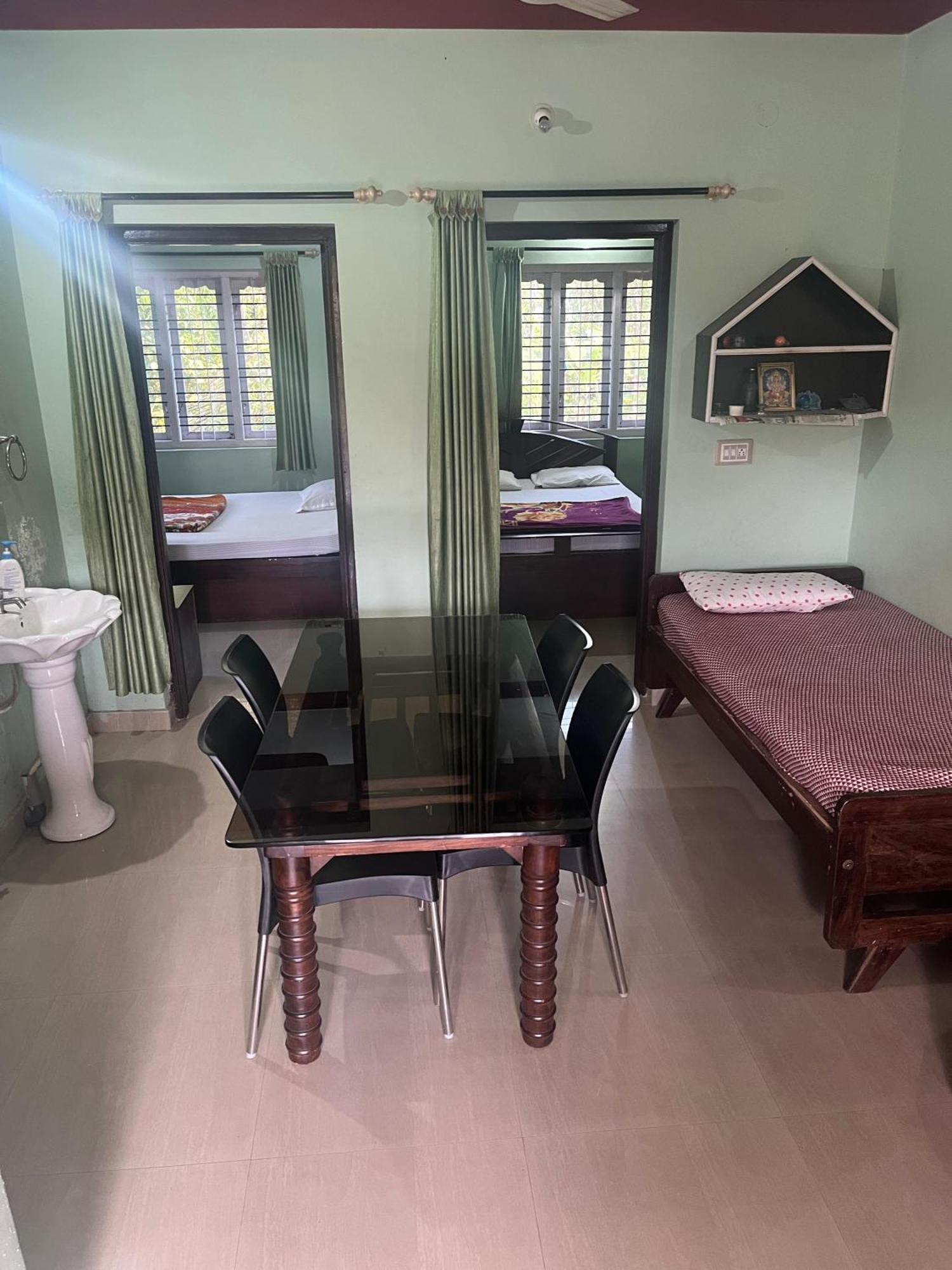 Eshwarkrupa Homestay ماديكيري المظهر الخارجي الصورة