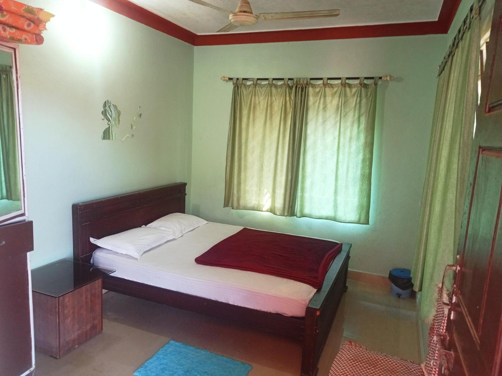 Eshwarkrupa Homestay ماديكيري المظهر الخارجي الصورة