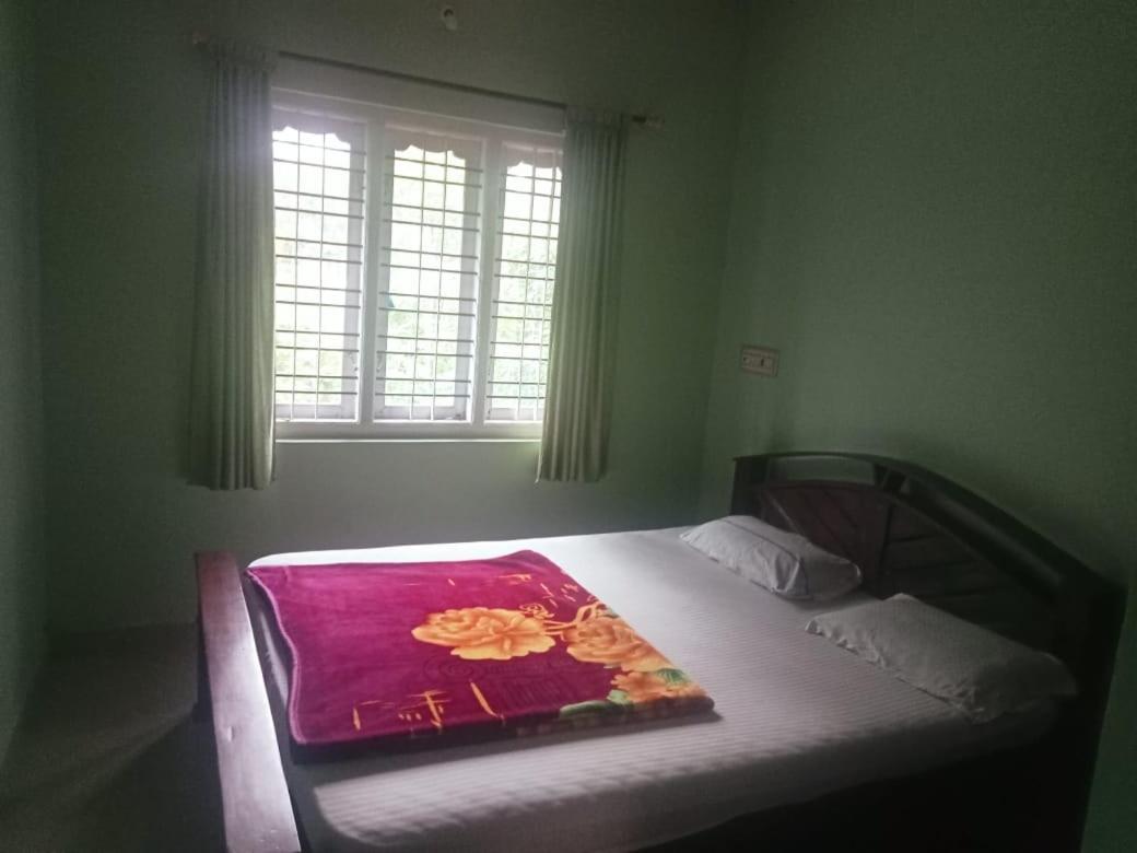 Eshwarkrupa Homestay ماديكيري المظهر الخارجي الصورة