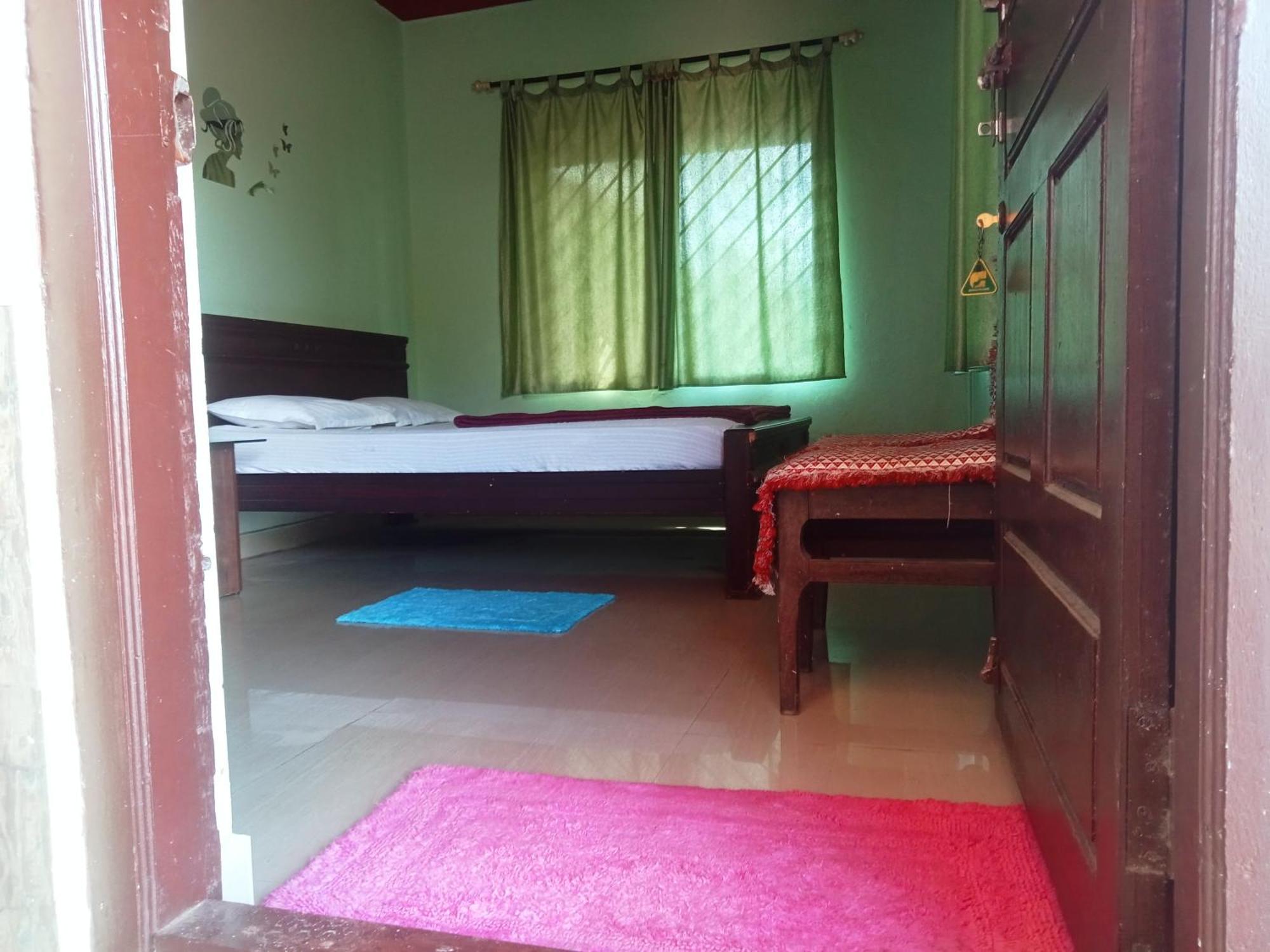 Eshwarkrupa Homestay ماديكيري المظهر الخارجي الصورة