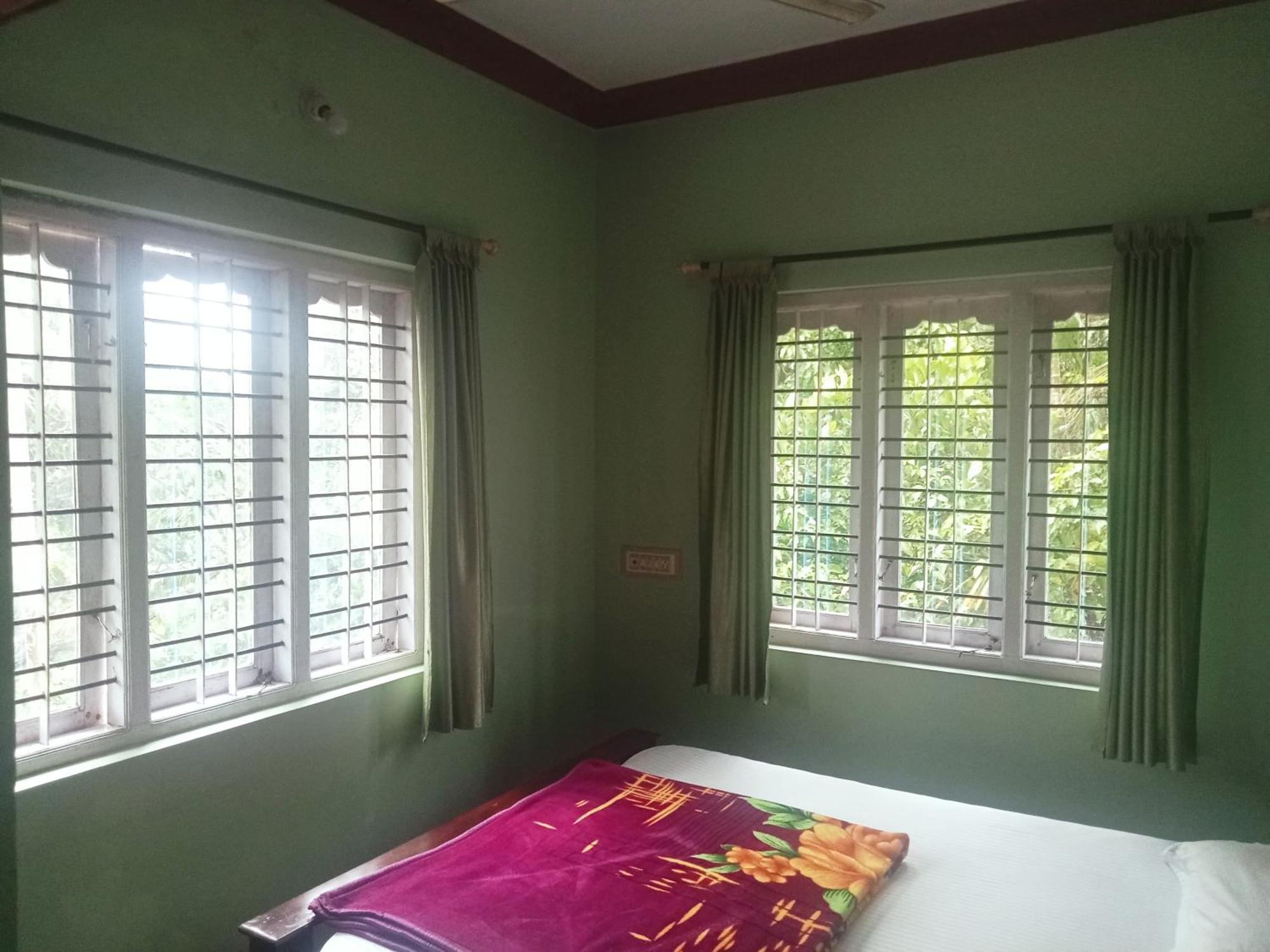 Eshwarkrupa Homestay ماديكيري المظهر الخارجي الصورة